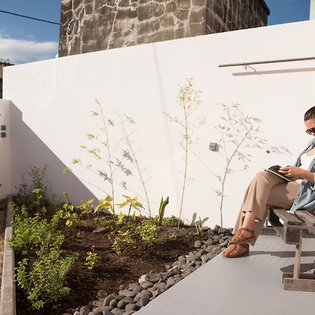Апартаменты Azorean Stones House Ap B, Vila Do Porto, Acores Экстерьер фото